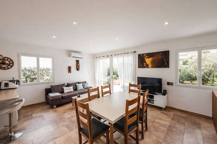 Location de vacances pour 6 personnes, avec jardin et terrasse dans Prunete