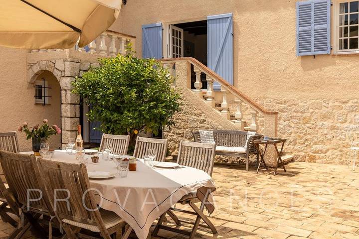 Holiday house with a view and pool in Tourrettes-sur-Loup in Tourrettes-sur-Loup, Costa mediterránea (Francia)