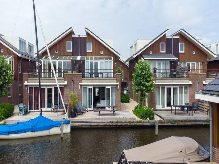 Vakantieappartement voor 6 personen, met balkon en tuin, kindvriendelijk in Uitgeest