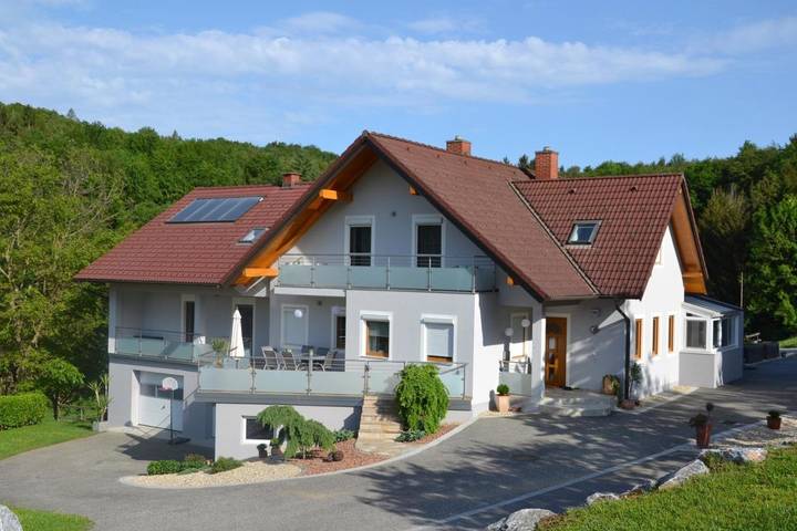 BnB für 4 Personen, mit Balkon und Ausblick sowie Garten in der Oststeiermark