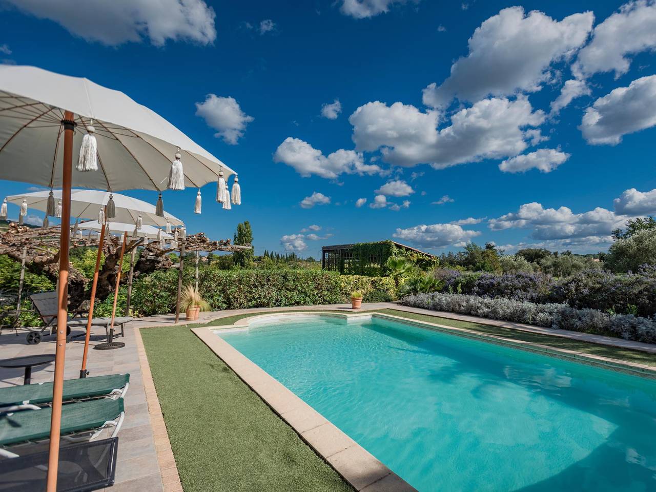 Villa with air conditioning, garden and pool in Lorgues, Region de Draguignan