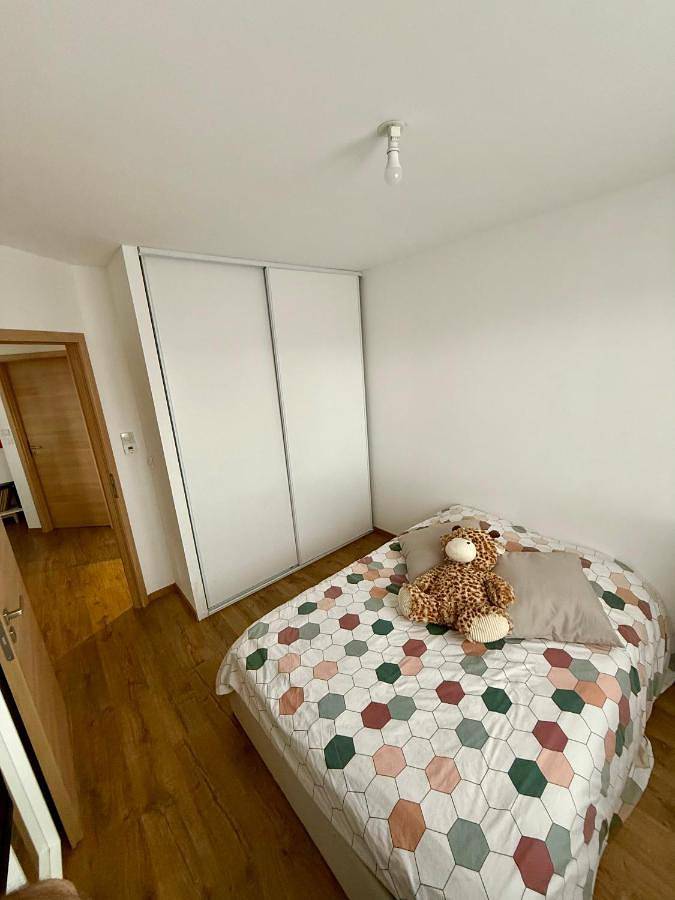 Location de vacances pour 8 personnes, avec vue et terrasse ainsi que piscine et jardin à Ponteilla - 4