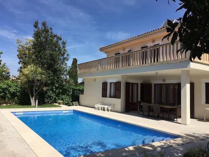 Maison de vacances pour 14 personnes, avec Balcon et Terrasse ainsi que Jardin et Piscine à Sa Coma
