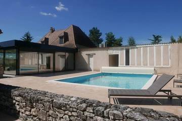 Gîte pour 8 personnes, avec jardin à Pomport