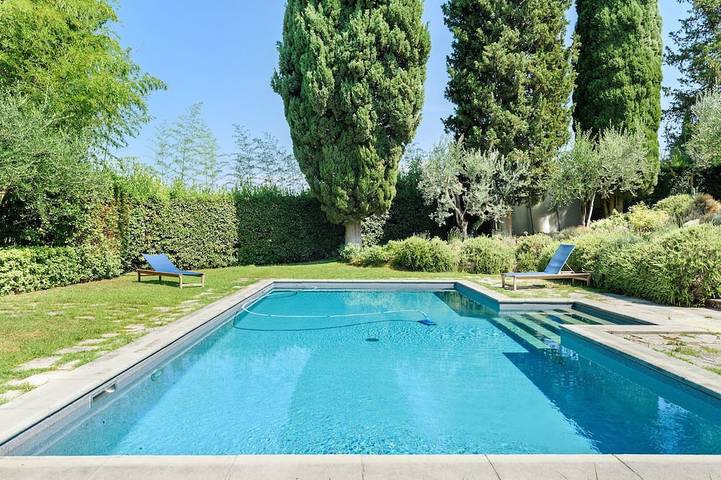 Villa for 8 people, with garden, with pets in Florence