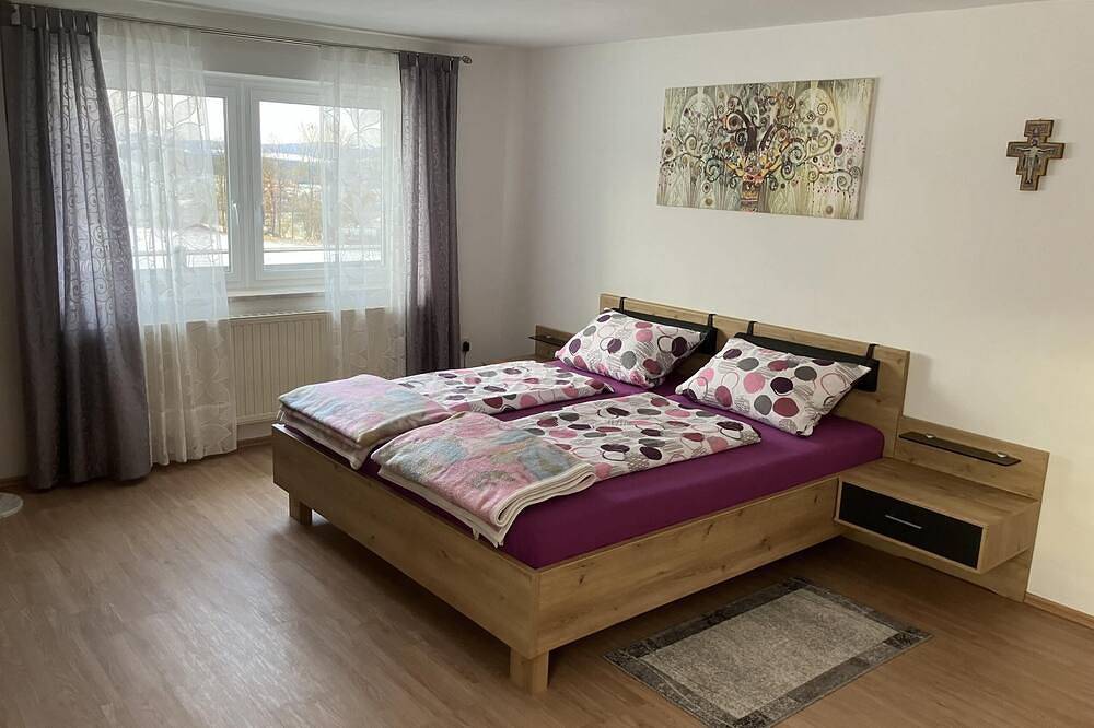 Ganze Wohnung, Ferienwohnung mit großem Balkon in Neukirchen beim Heiligen Blut, Ostbayern