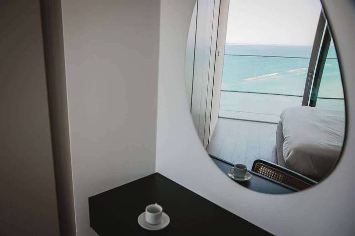 Appartement entier, Seafront Luxury Apt w/ Infinity Pool & Spa in Limassol, Chypre du Sud