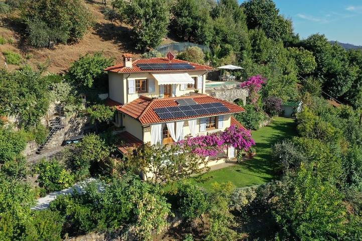 Villa Charme Toscana ⭐⭐ ⭐ ⭐ ⭐Wall  Box  Sea View in Camaiore (Toscana), Riviera Toscana