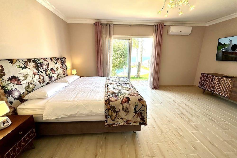 Villa La Perla Exotica Your luxury and specious Tenerife ocean view paradise! in Los Realejos, Teneriffa Nord