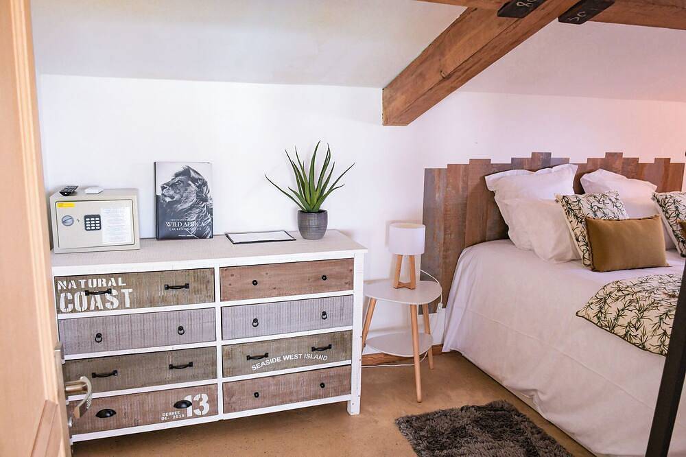 Les Hauts d'Avignon -Guesthouse -Room 4 in Rochefort-du-Gard, Region de Nimes