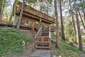 Log Cabin for 6 Guests in Crestline, Lake Gregory, Picture 2
