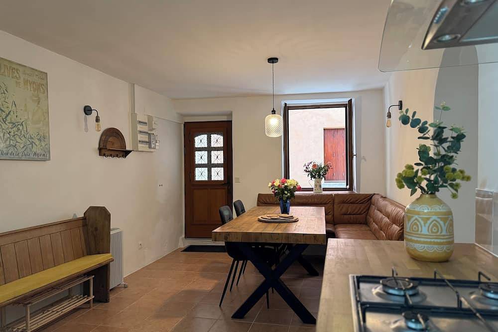 Stylish townhouse in Quillan - The heart of the Midi Pyrenees in Quillan, Parc naturel régional Corbières-Fenouillèdes