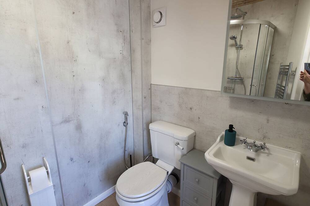 Downside Annexe, 1 bedroom and private parking near beach in Woolacombe, Devon