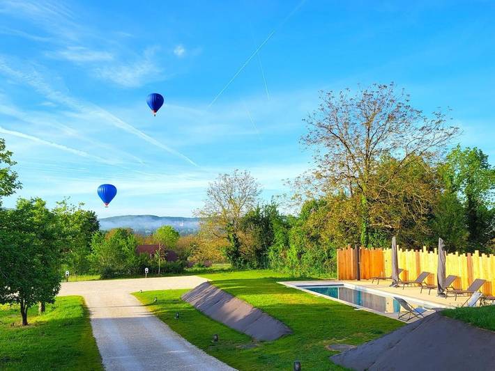 Location de vacances pour 17 personnes, avec jardin ainsi que vue et piscine, animaux acceptés à Saint-Vincent-de-Cosse - 3