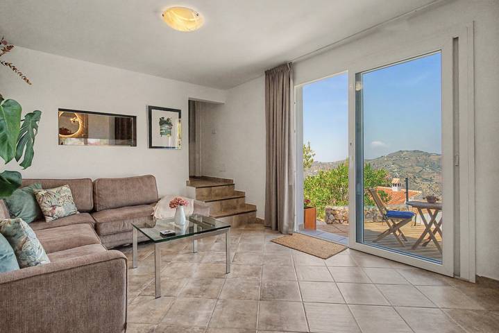 The View – Villa with Private Pool, Walking Distance to Cómpeta in Cómpeta, Cordillera Penibética
