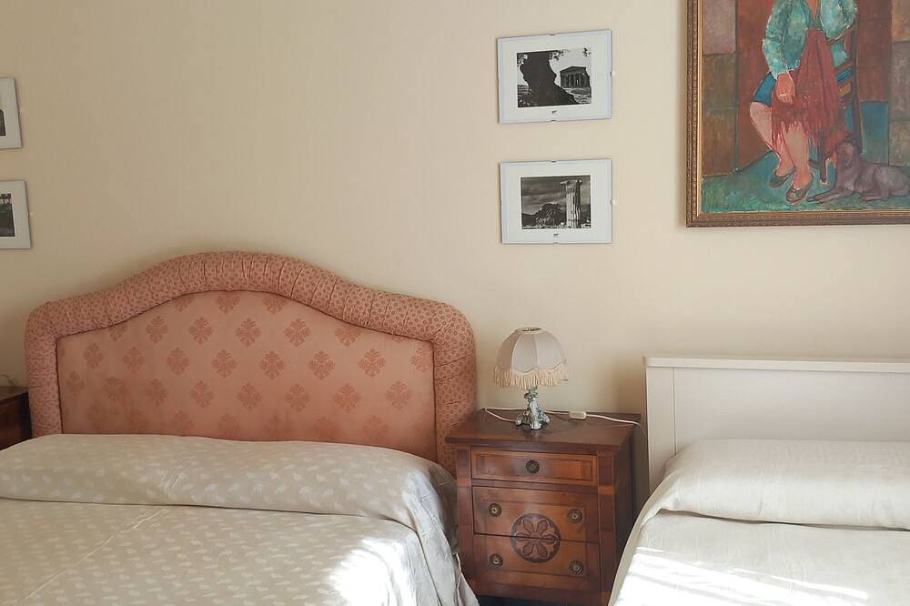 Entire apartment, Elegant house in the heart of Agrigento, near the Valley of the Temples in Agrigento, Agrigento Province