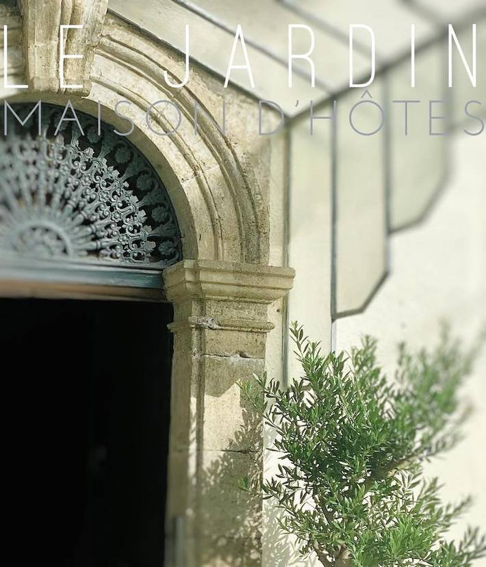 Gîte pour 2 personnes, avec jardin et piscine ainsi que terrasse et vue à Aspiran - 2