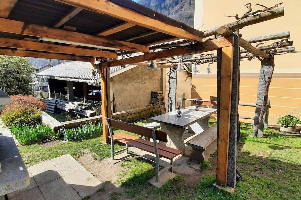 Ganze Wohnung, Schöner Bergblick mit Garten (La Pergola) in Faido, Lepontinische Alpen