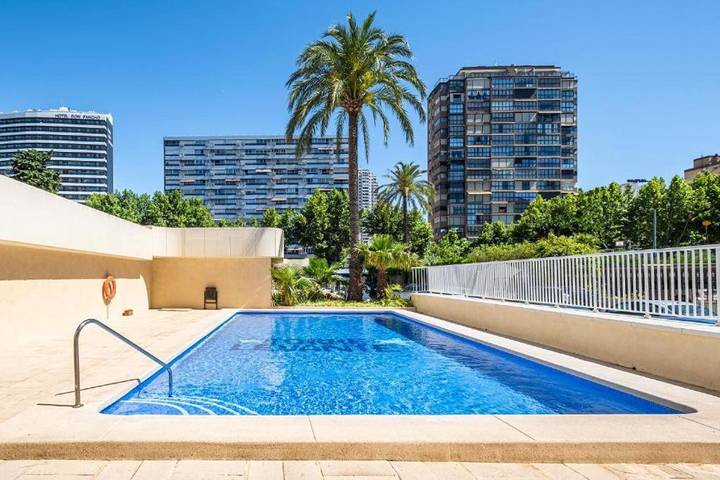 Villa pour 4 personnes, avec balcon ainsi que vue et piscine à Benidorm - 2