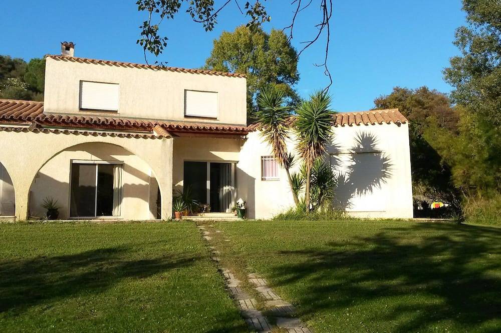 Villa mit Pool, im Herzen des katalanischen Garrigue gelegen. in Millas, Perpignan und Umgebung