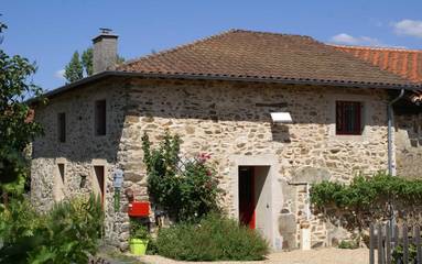 Gîte pour 8 personnes, avec terrasse et jardin à Champagnac-la-Rivière
