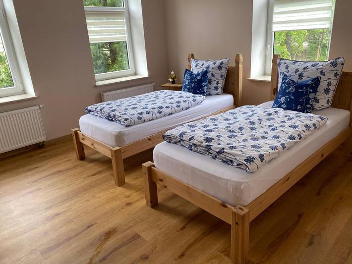 Ferienwohnung für 5 Personen, mit Terrasse und Garten in Borna
