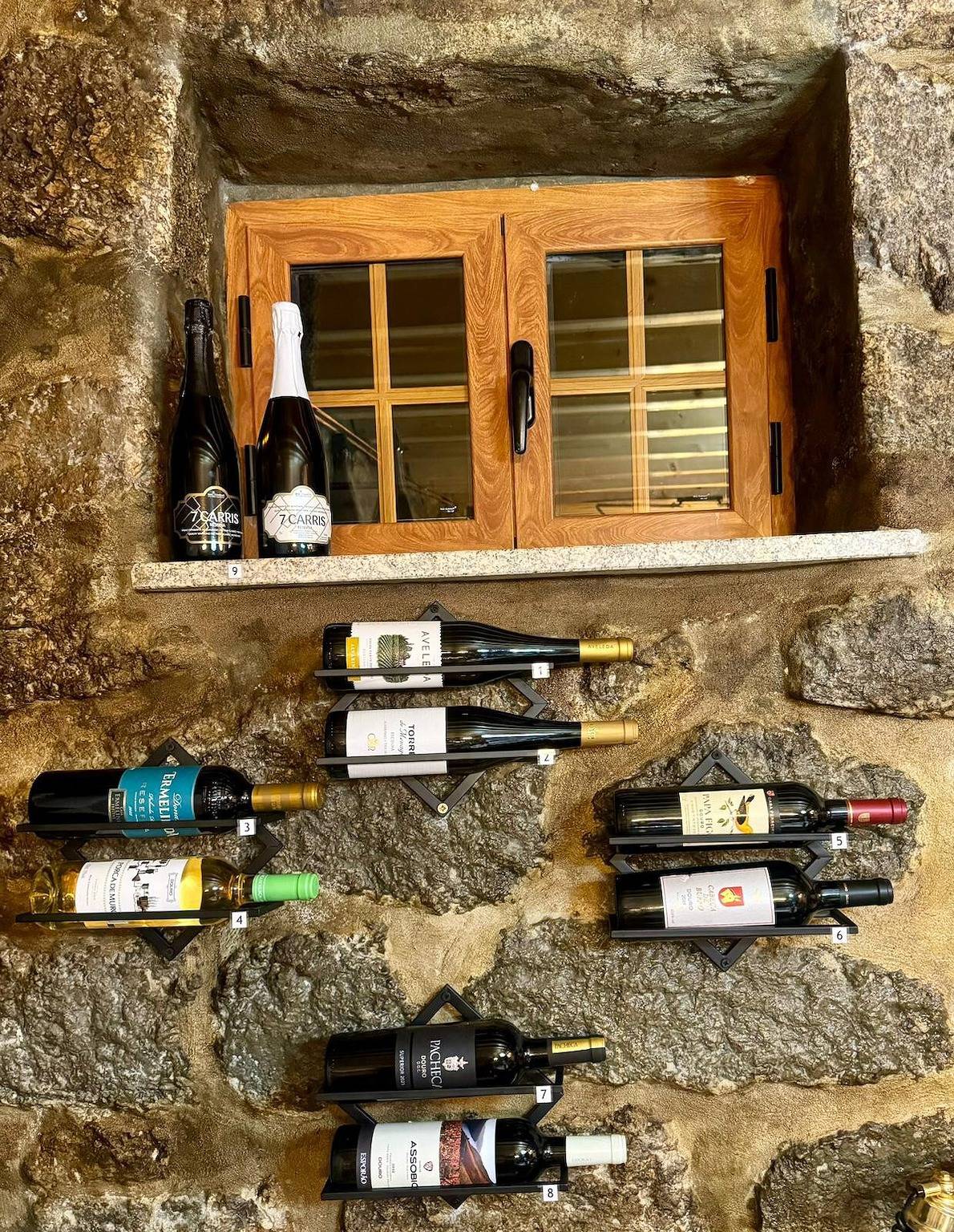 Casa vacanze 'Casa Romã' con vista sulle montagne, terrazza privata e Wi-Fi in Beira Interior Norte, Vale de Azares