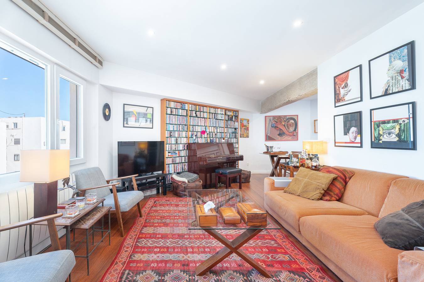 Apartamento entero, Apartamento 'Lujoso Ático Palau De La Música' con terraza compartida, Wi-Fi y aire acondicionado. in Valencia City Centre, Valencia