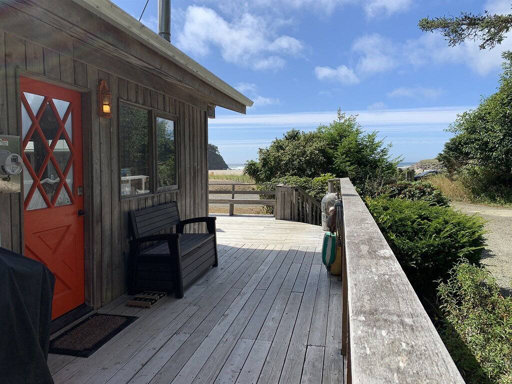 Neskowin Gem - Beach Front Property in Tillamook County