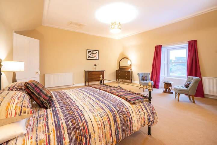 Entire apartment, Aros Mains Apartment, Isle of Mull | Castle and sea views in Argyll & Bute