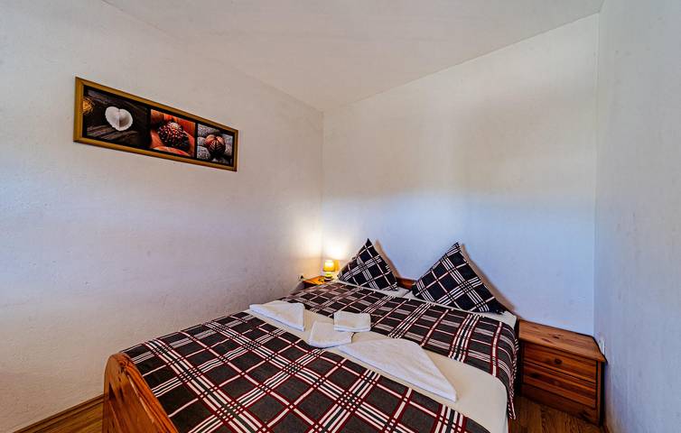 Ganze Ferienwohnung, Gemütliche Ferienwohnung mit Terrasse, WLAN und Parkplatz in der Nähe des Strandes Tri Žala in Viganj, Dubrovnik-Neretva