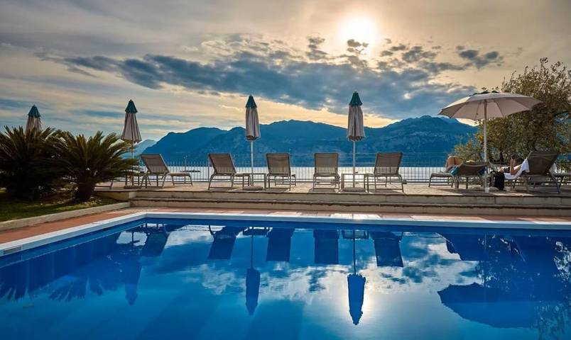 Villa mit pool für 6 Personen, mit Terrasse und Pool sowie Ausblick, mit Haustier in Malcesine