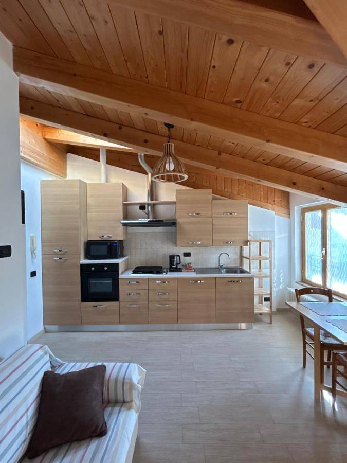 Ferienwohnung für 2 Personen, mit Balkon und Terrasse sowie Seeblick und Ausblick in Mailand - 2