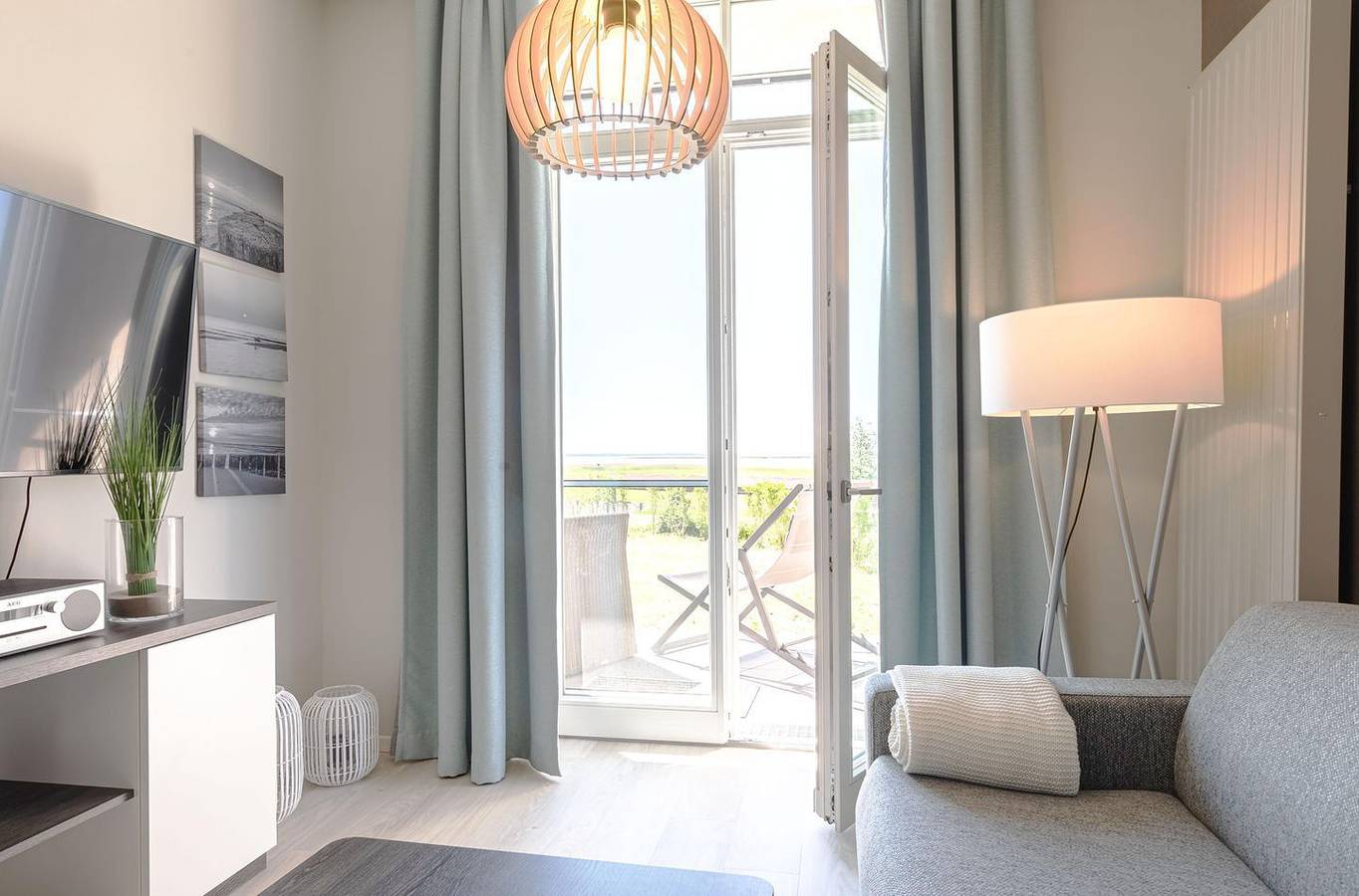 Ganze Wohnung, Ferienwohnung Strandflieder mit Südterrasse in Wustrow an der Ostsee in Wustrow, Fischland