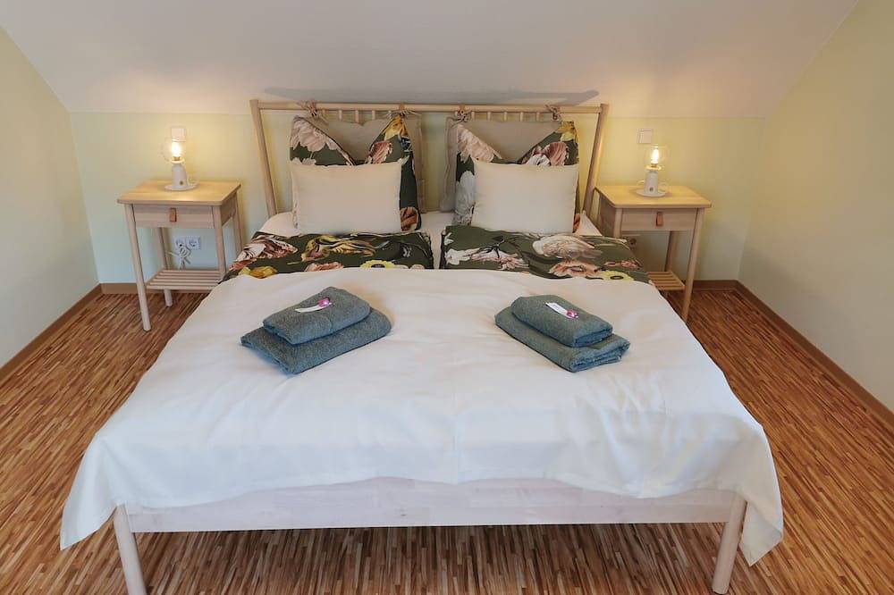 Ganze Wohnung, Apartment \"Blütezeit\"- Ferienhof Gräfe restaurierter 3-Seitenhof mit Pool&Sauna in Meißen, Meißen Region