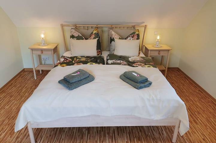 Ferienwohnung für 8 Personen, mit Balkon und Pool sowie Garten und Sauna in Meißen - 4