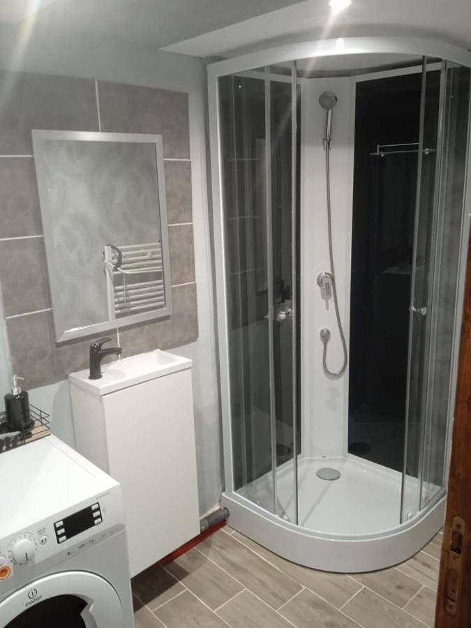 Appartement entier, One-Bedroom Apartment in Tremblay, Fougères-Vitré