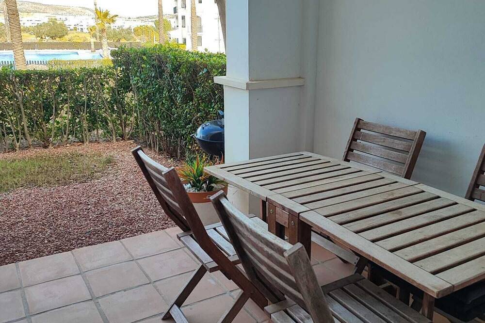 Apartamento entero, Ground Floor Apartment with Terrace and Garden facing a huge Swimming Pool  in Golf Resorts Murcia, Murcia 