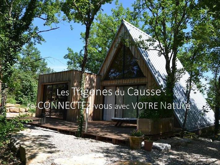 Location de vacances pour 4 personnes, avec vue ainsi que piscine et jardin à Saint-Martin-Labouval