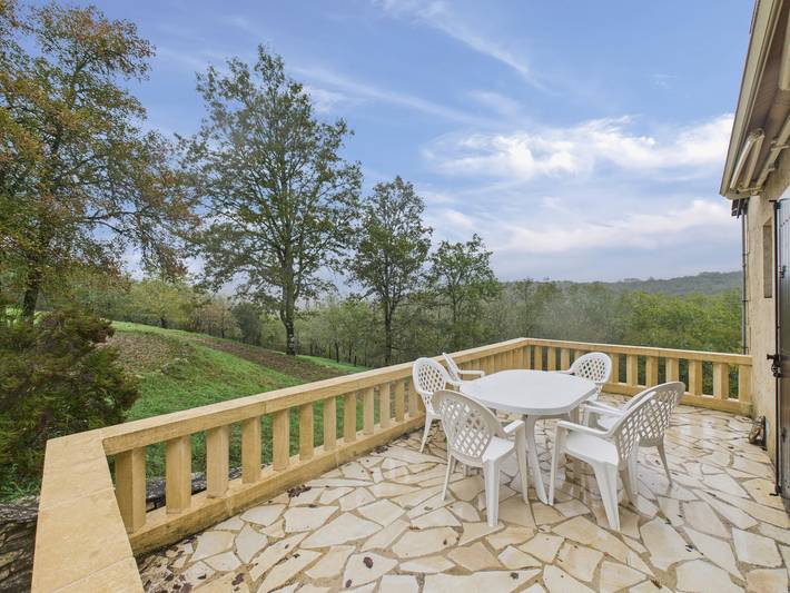 Gîte pour 5 personnes, avec Terrasse ainsi que Jardin et Vue à Les Eyzies-de-Tayac-Sireuil