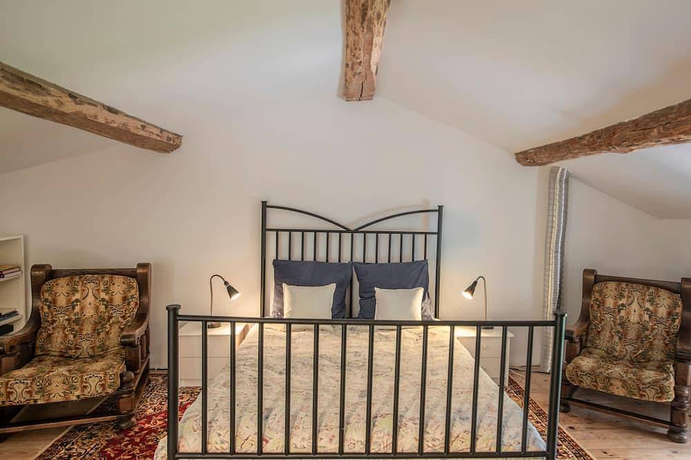 Holiday home in Gironde with a private pool in Léogeats, Langon region