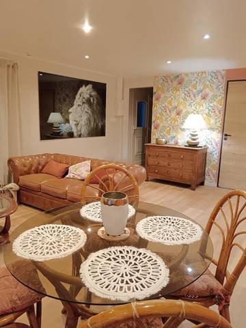 Location de vacances pour 4 personnes, avec vue et jardin, adapté aux familles à Carly