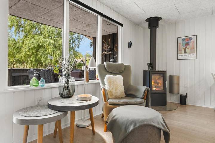 Einladendes, helles Ferienhaus mit Kamin und Sauna in Houstrup in Nørre Nebel, Varde