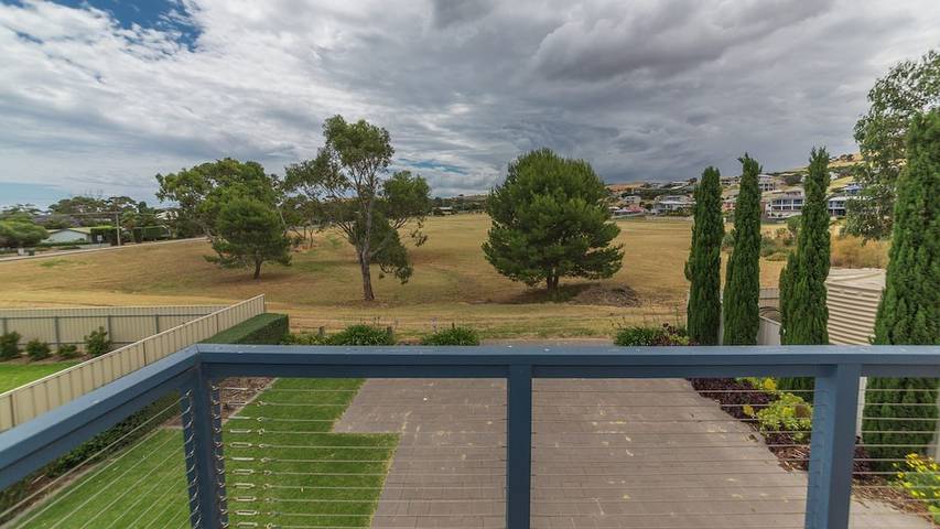 Holiday home for 12 people, with balcony in Carrickalinga