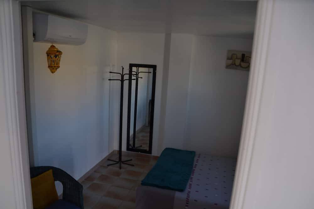 Entire apartment, 55m² apartment in quiet residence with swimming pool. in Villeneuve-lès-Béziers, Côte d'Améthyste