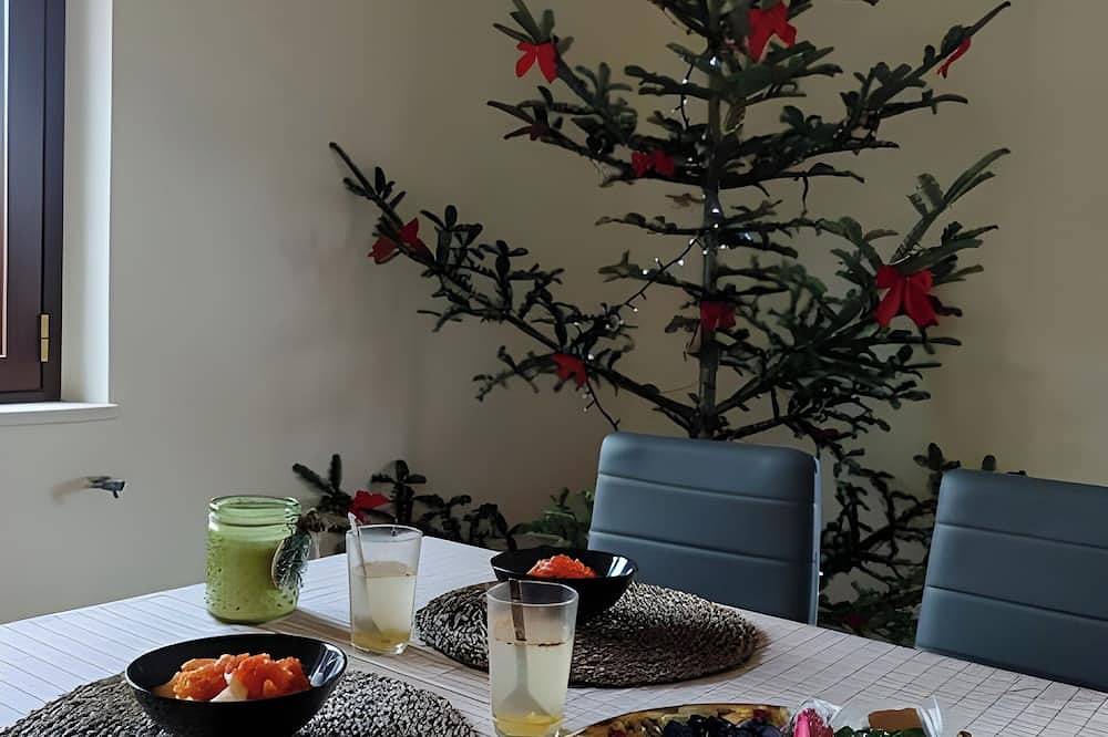 Appartement entier, A cozy, new apartment with a beautiful view, nestled between the sea and Aspromonte in Reggio de Calabre, Province de Reggio Calabria