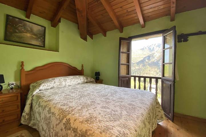 Ganze Wohnung, Casa El Marizal 1 Arriondas in Parres, Costa Verde (Spanien)