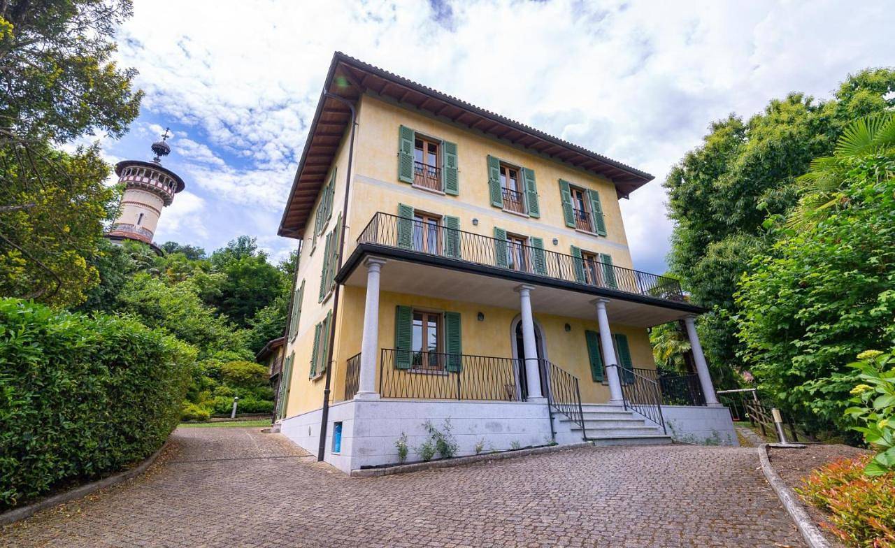 Lake View Camelia Room at Villa Isabella Stresa Retreat Ages 6 plus in Stresa, Comune di Stresa