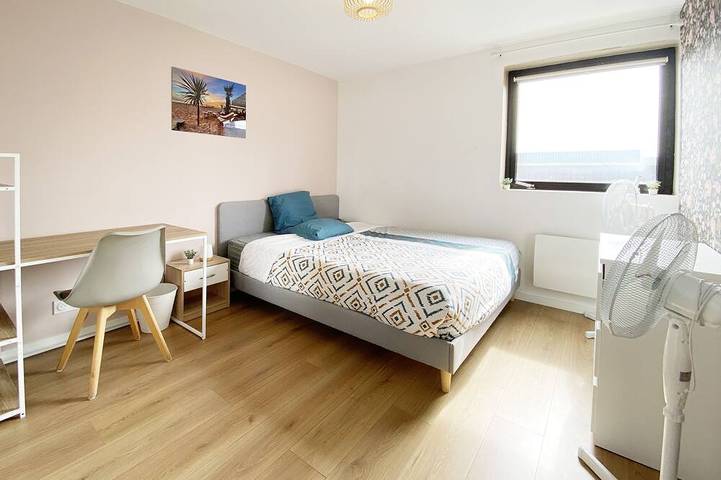 Appartement entier, A3 - Appart 15 pers • Antony-Orly • Clim Parking in Antony, Hauts-de-Seine