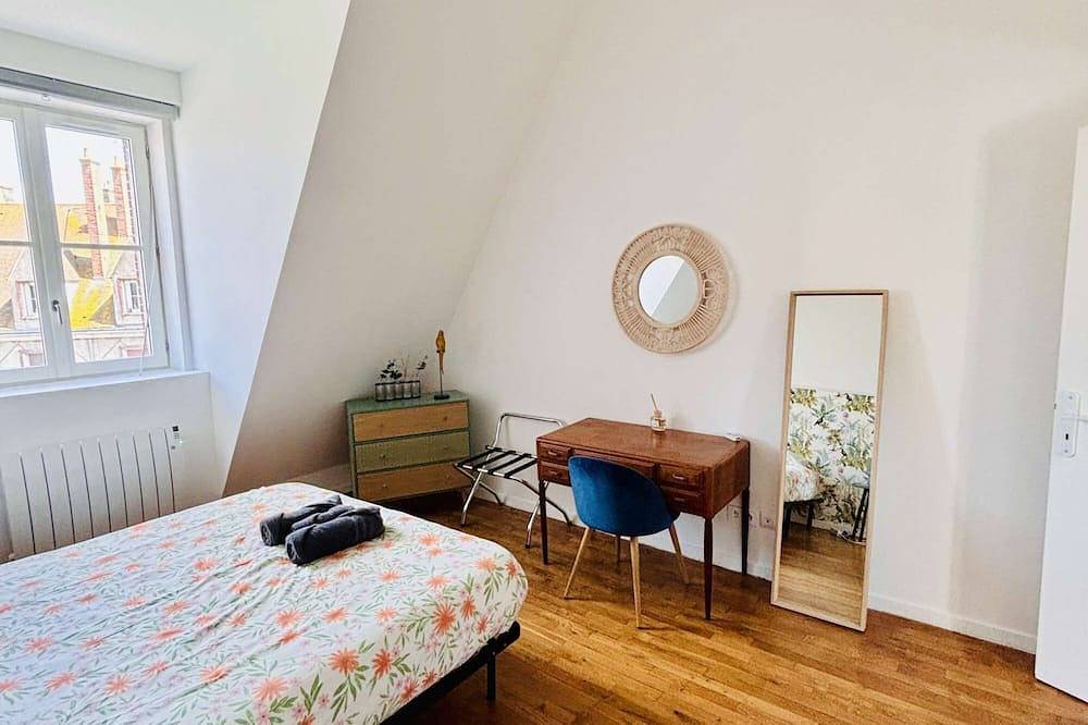 Entire apartment, Xxxxxxxxxxxxxxxxxxxxxxxxxxxxxxxxxxxxxxxxxxxxx in Gien, Montargis region